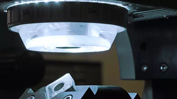 machinery-ensures-the-quality-of-the-machined-insert